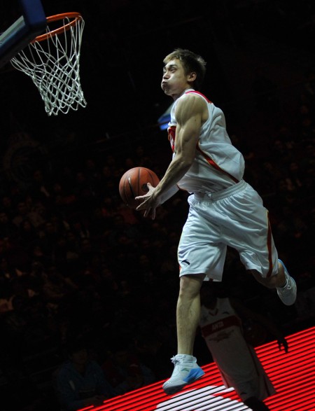 英超第14轮：切尔西1-3利兹联两场不胜 托辛失误送礼帕尔默复出（英超第14轮：利兹联3-1客胜切尔西 切尔西遭遇两轮不胜 托辛失误送礼 帕尔默复出）