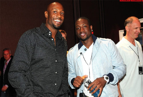 英超15轮阿森纳1-2负维拉仍居榜首，曼城3-0胜桑德兰紧追（英超第15轮：阿森纳1-2不敌维拉仍领跑，曼城3-0胜桑德兰紧追其后）