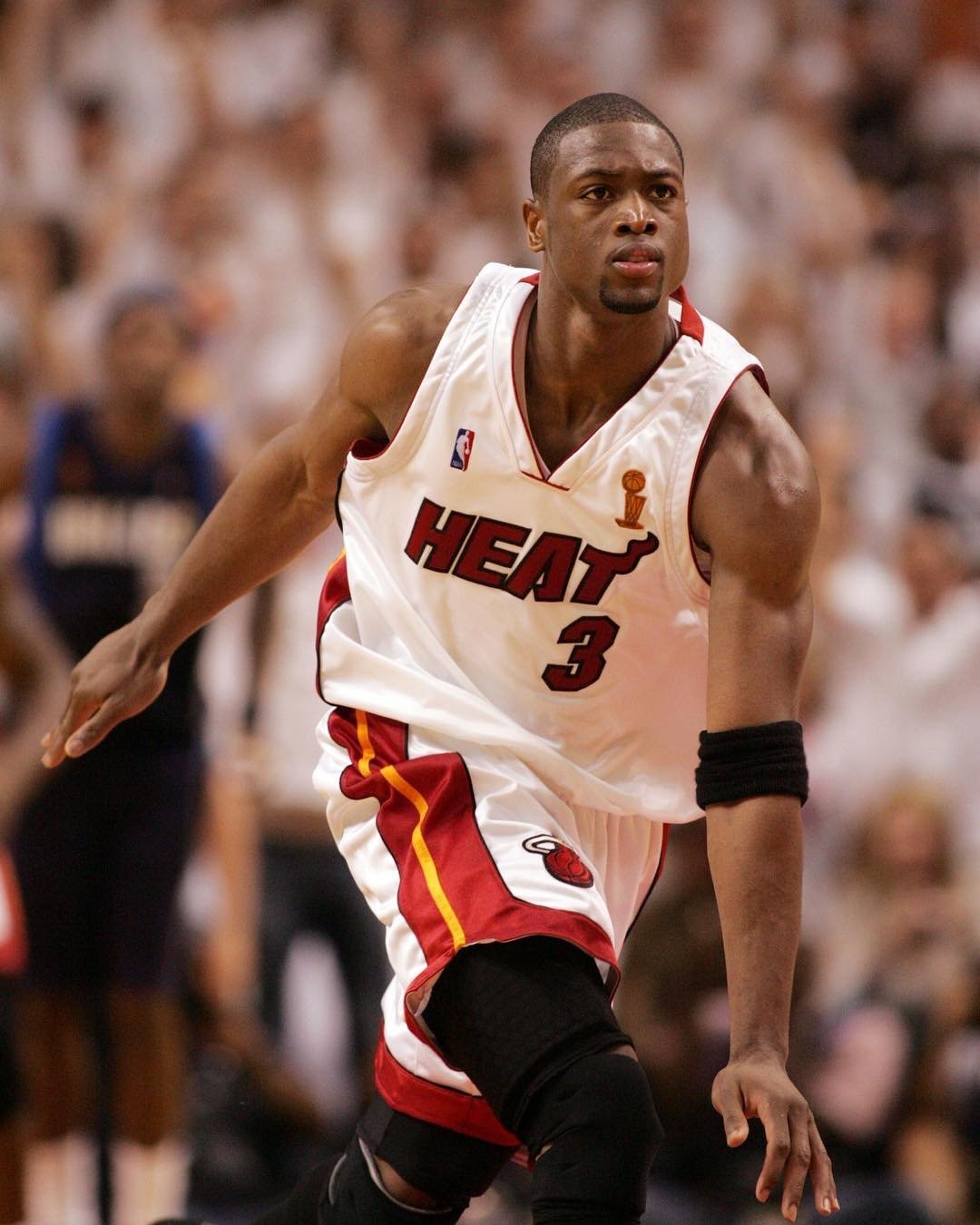 图片报：戴维斯即将复出，穆西亚拉预计明年初回归（《图片报》：戴维斯伤愈在即，穆西亚拉有望明年年初归队）