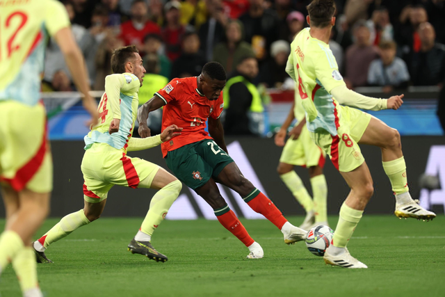 为庆祝美加墨世界杯，与刺客足球鞋融合设计的科8将进行复刻（致敬美加墨世界杯，融入刺客元素的科比8即将复刻）