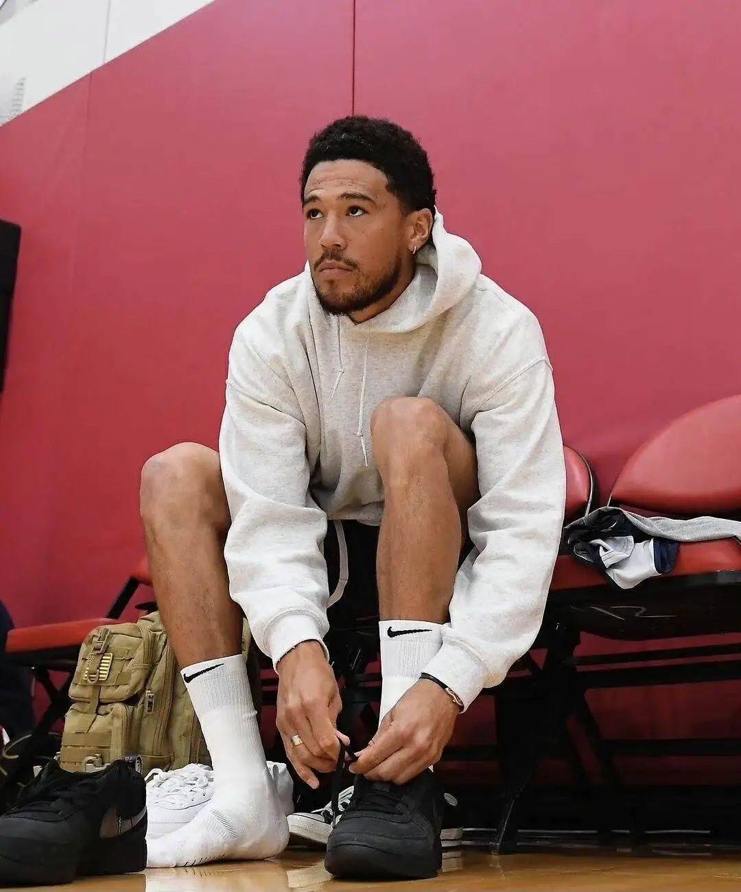 肖赧：现在炒掉米利西奇可能性小，热身赛输球不触发下课（肖赧：米利西奇暂时安全，热身赛失利不影响帅位）