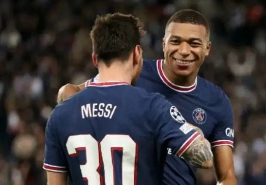 克尼佩尔单臂劈扣，活塞队遭遇挑战（克尼佩尔单手暴扣，活塞队面临考验）