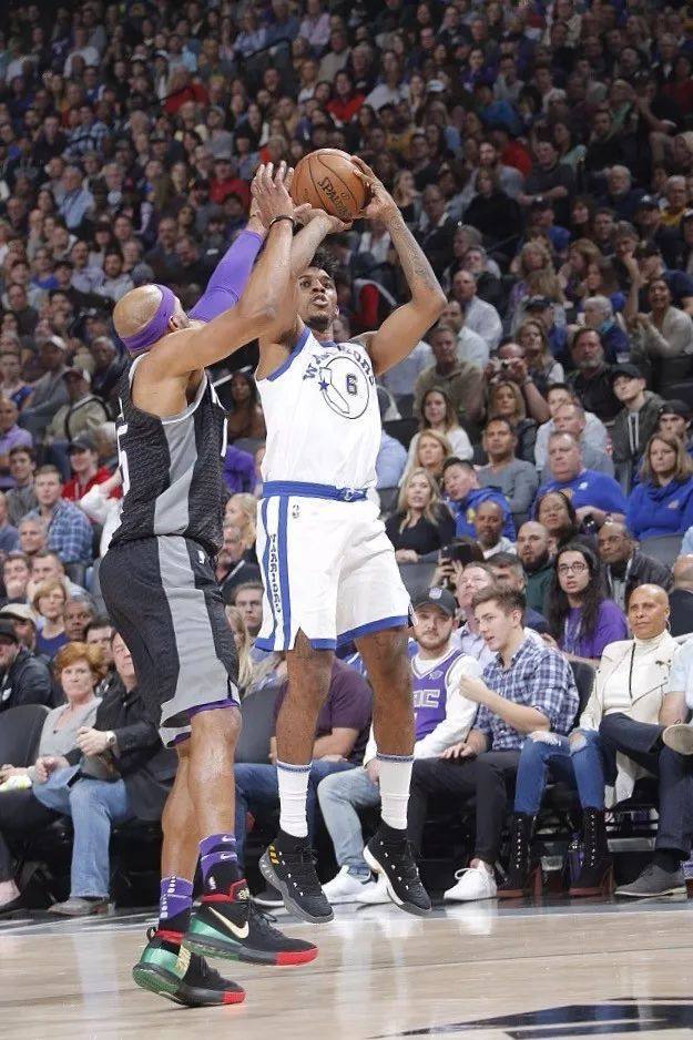 日本美女点赞徐瑛彬夺冠！两人曾被拍逛街（日本美女力挺徐瑛彬夺冠，两人曾被拍结伴逛街）