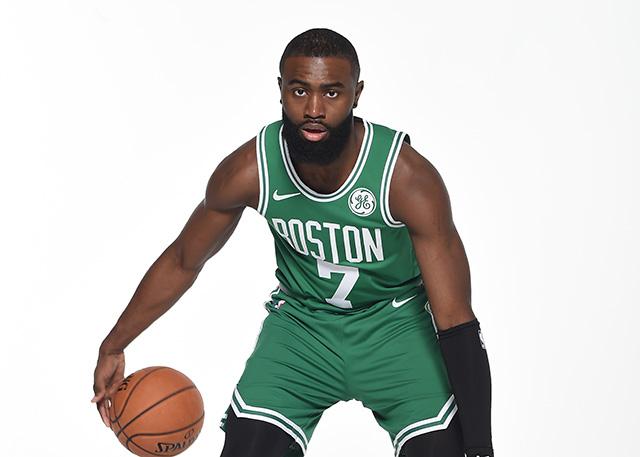 埃斯特旺：有些队友不相信我才18岁，我有时也觉得不可思议（埃斯特旺：队友怀疑我只有18岁，我自己有时也难以置信）