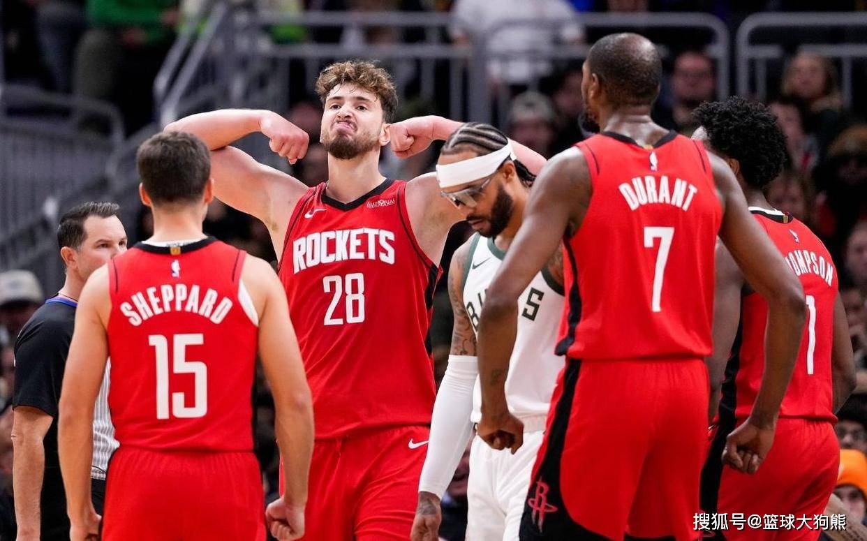 图片报：拜仁正在考察桑托斯19岁的巴西左后卫索萨（拜仁关注桑托斯19岁巴西左后卫索萨，已派员考察）