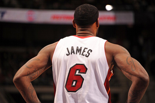 篮球勇士替补球员表现优异（勇士替补阵容发挥出色）