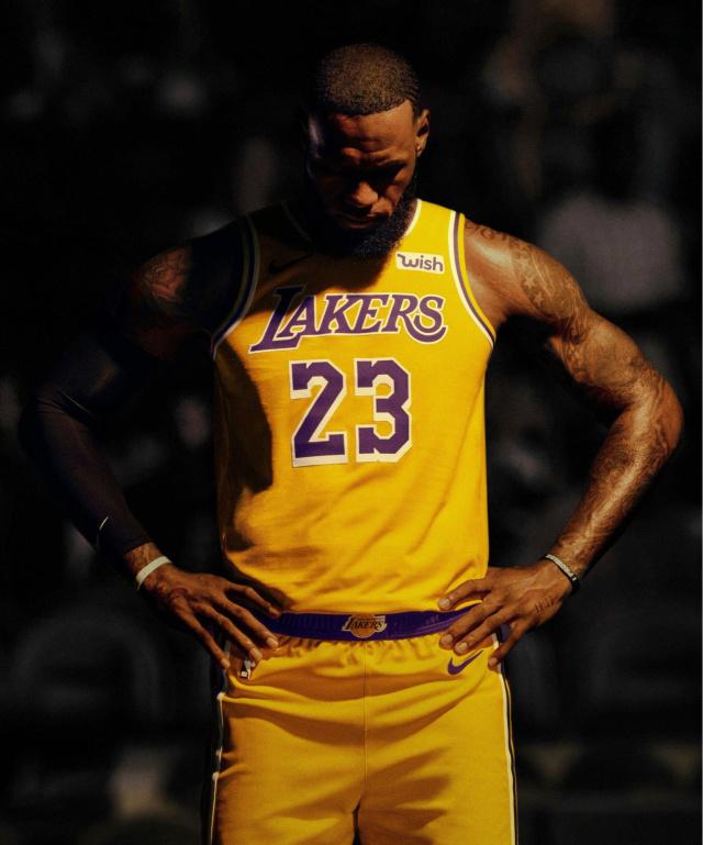 职业球员饮食与恢复秘密（顶级球员的营养与恢复法则）