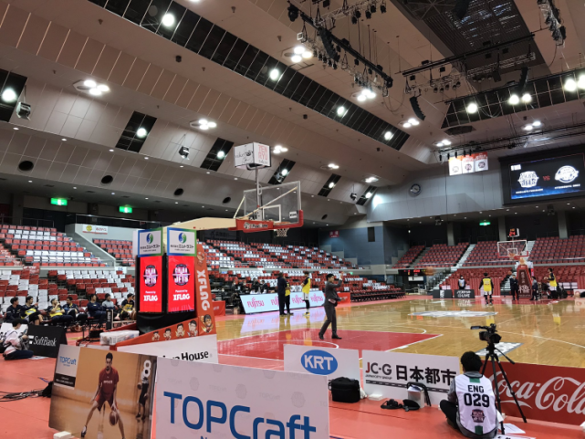 NBA球员专访：詹姆斯谈团队合作（专访詹姆斯：谈NBA团队协作之道）