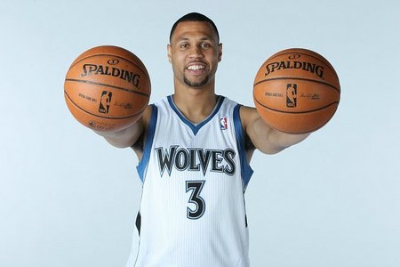 每体列足坛十大奇葩条款：博格坎普拒坐飞机；内马尔微笑条款（每体盘点足坛10大离奇条款：博格坎普拒乘飞机，内马尔微笑条款）