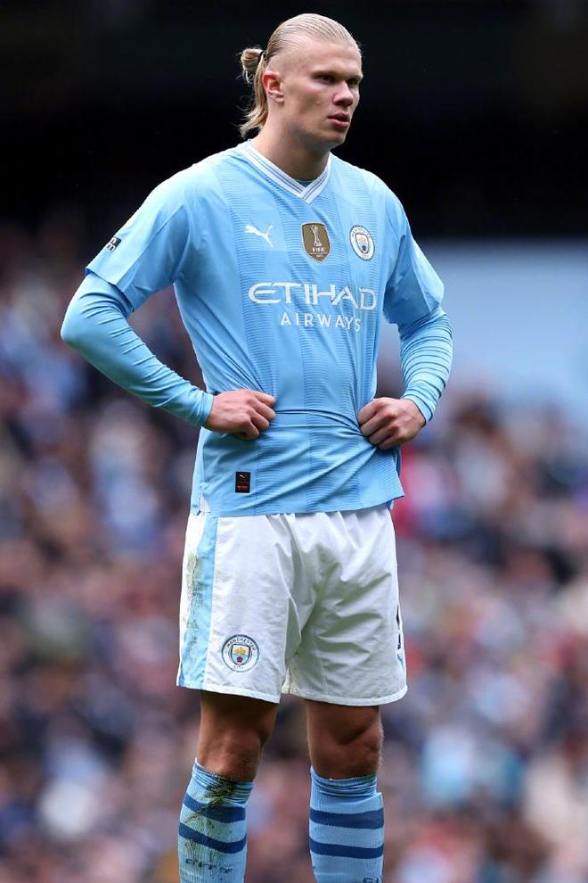 欧冠小组赛名额争夺白热化（欧冠小组赛席位之争愈演愈烈）