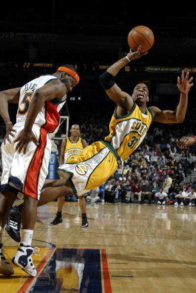 刘越：青训最大特点是示范；退役球员短板是不会经营市场（刘越：青训重在示范，退役球员短板在于市场运营）