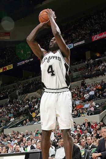 CBA球员伤病更新及赛季影响（CBA球员伤情最新进展与赛季走势影响）